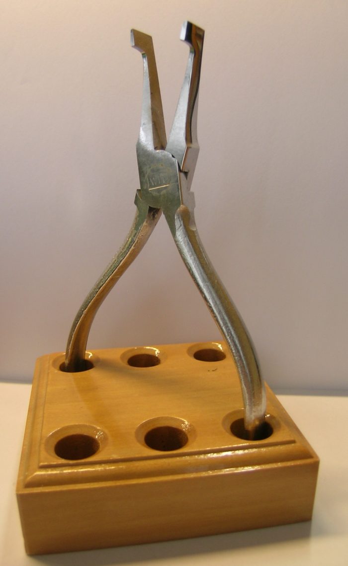 Pinza larga a gomito